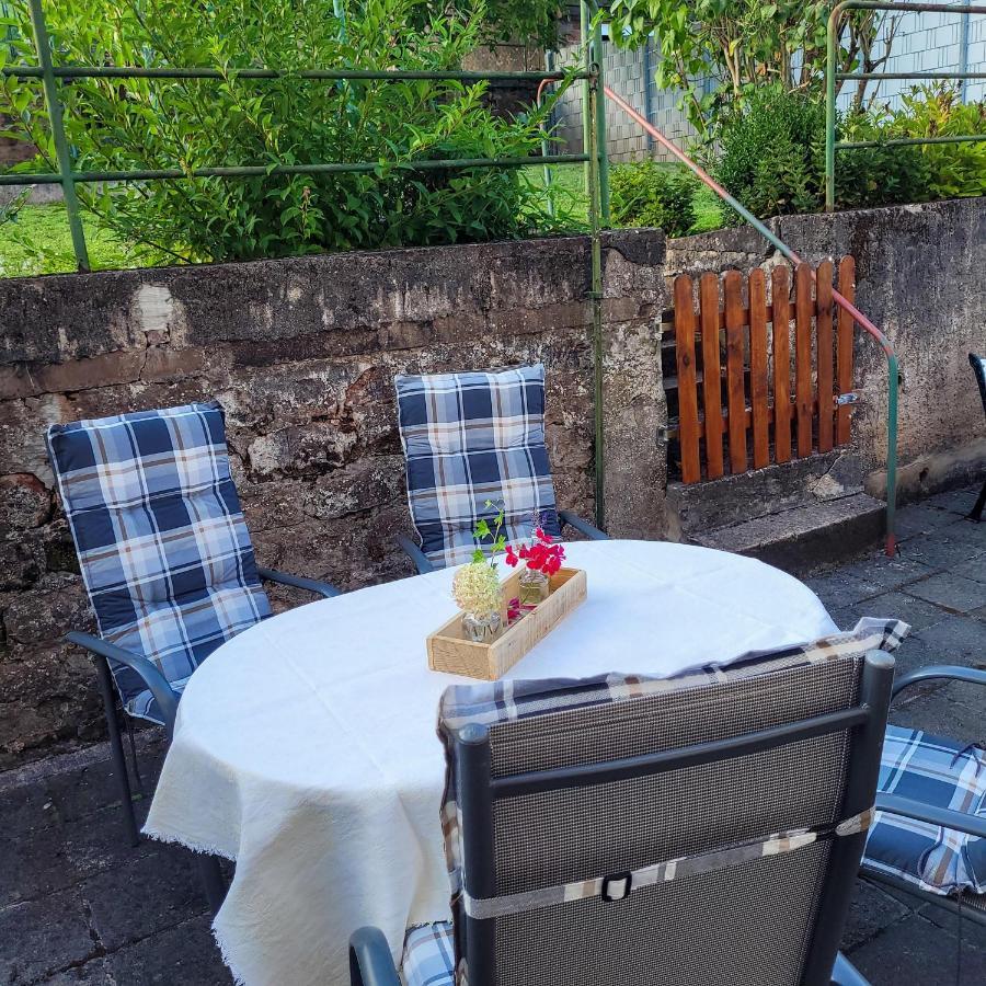 Ferienwohnung Berggarten 사르부르크 외부 사진